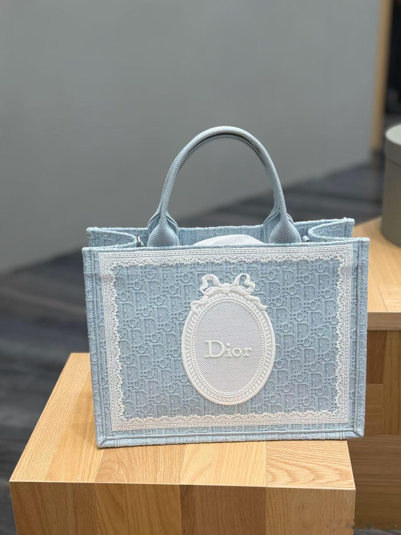 🦅这些丑包和霸王茶姬送的购物袋有什么区别