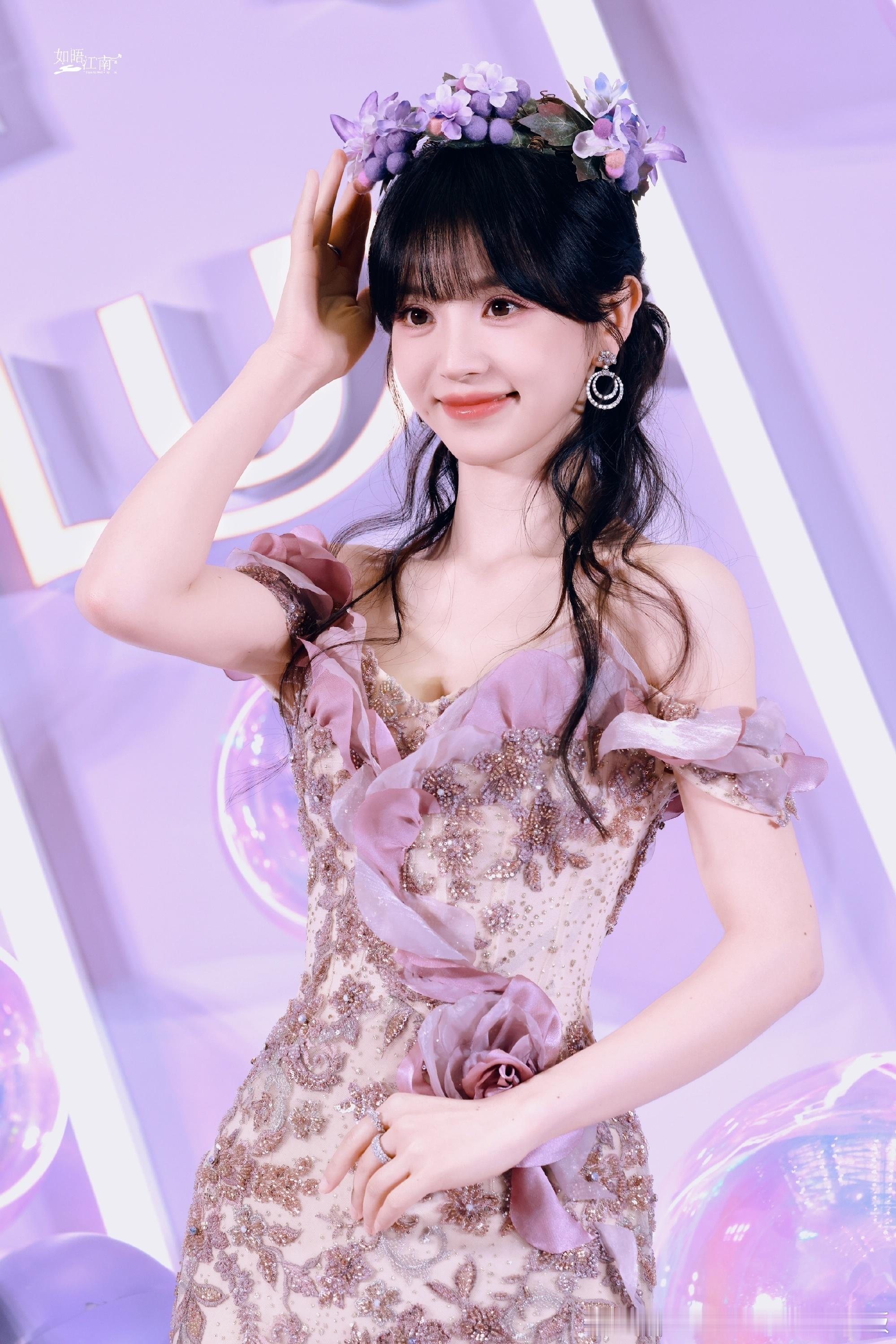 田曦薇  🐱田曦薇 🐱田曦薇魏娆 🐱田曦薇走路粉天菜你真的好没礼貌 上次见