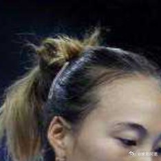 北京时间10月9日，中网女单1/4决赛，郑钦文2-0战胜斯维托丽娜，重返中网女单