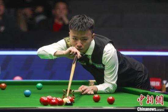 中国小将江俊在世锦赛资格赛112进80轮首阶段比赛中，以6-3领先卡蒂，为第二阶