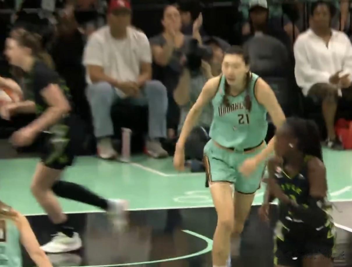 WNBA常规赛战报，韩旭6分2助1篮板，自由人主场战胜风暴！北京时间2026年8
