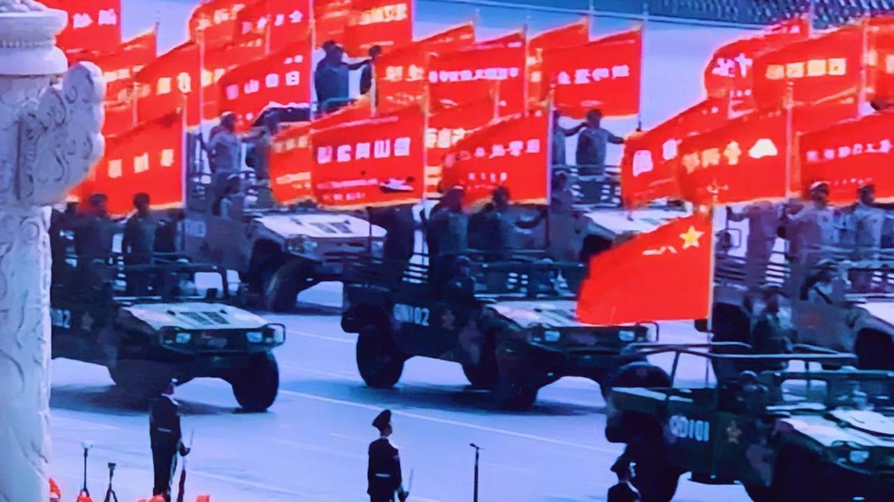 #上联：杨柳依依月似水，如何对下联#
杨柳依依月似水
旌旗猎猎疾如火