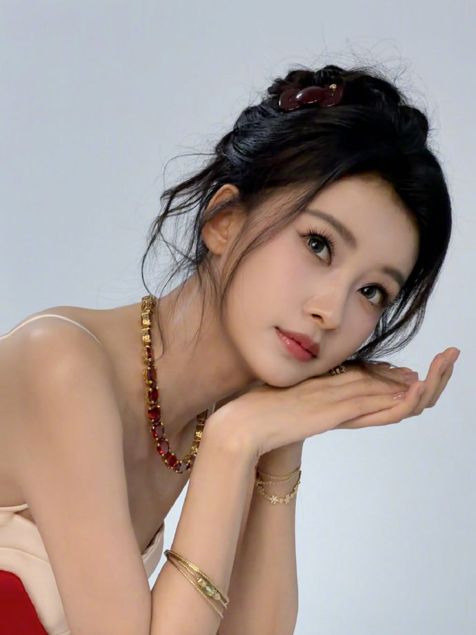 孙怡准备好大家见面孙怡红色小草莓 孙怡红色小草莓，孙怡准备好大家见面，期待这个酸