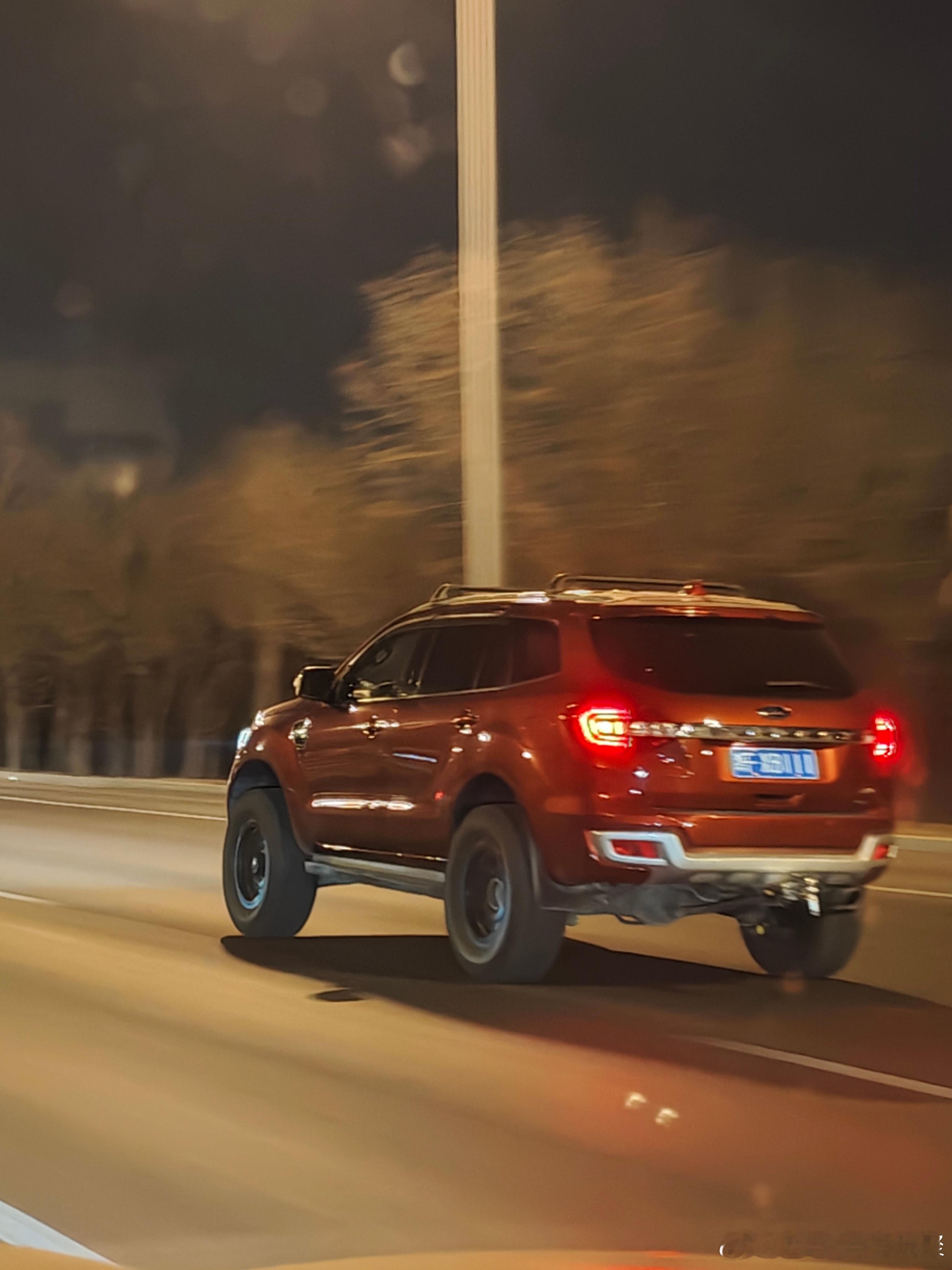 马力玩聚老马在路上 撼路者稍微升高尺寸姿态真漂亮而且这个红色我也看一段时间照片或