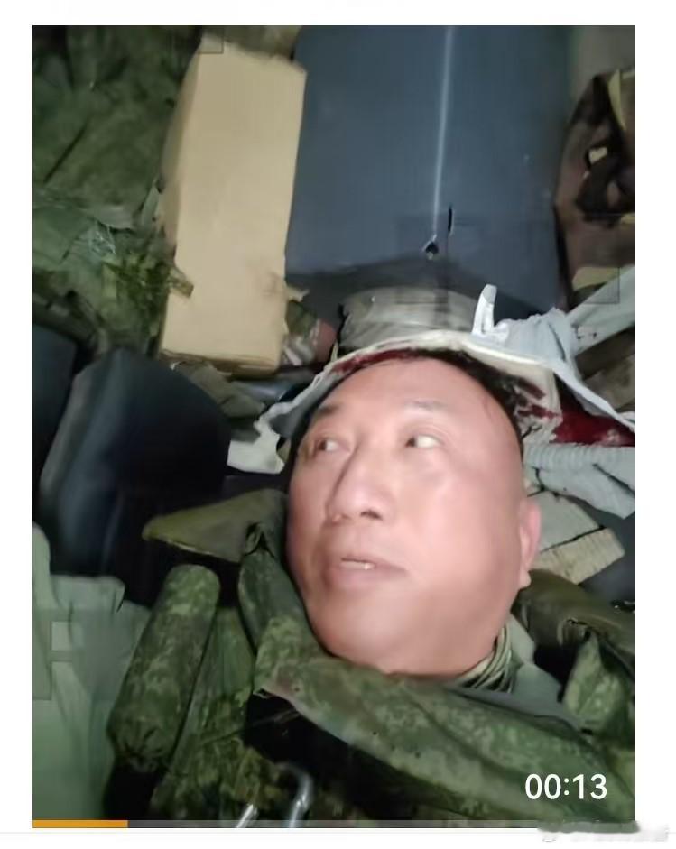 中国记者遭乌无人机袭击受伤职业精神！63岁的记者卢宇光，他独自前往边境地区，颅脑