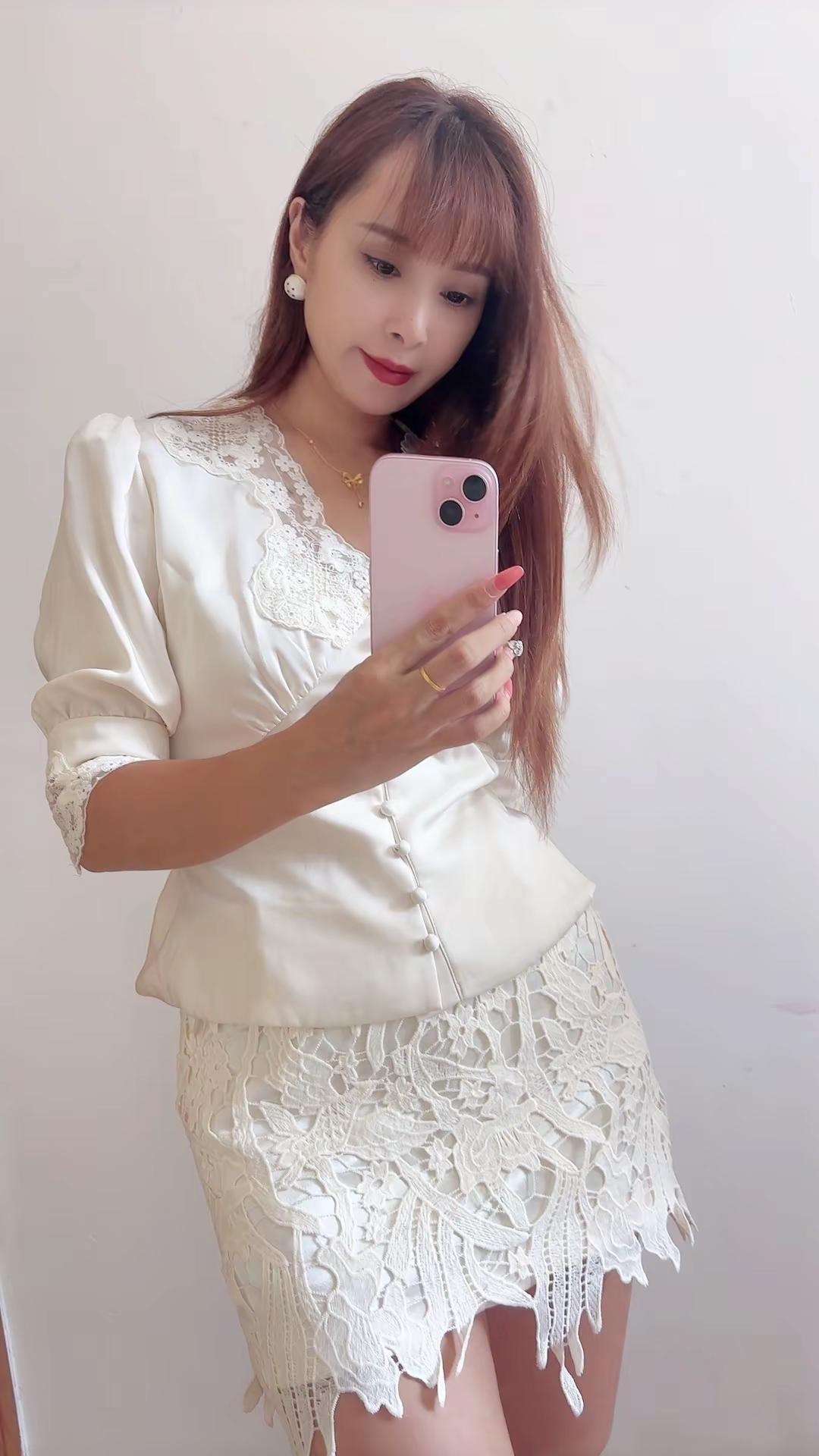我离婚的时候25岁，离婚12年了，依然没有结婚成家，爱与被爱依旧没有答案，你们呢