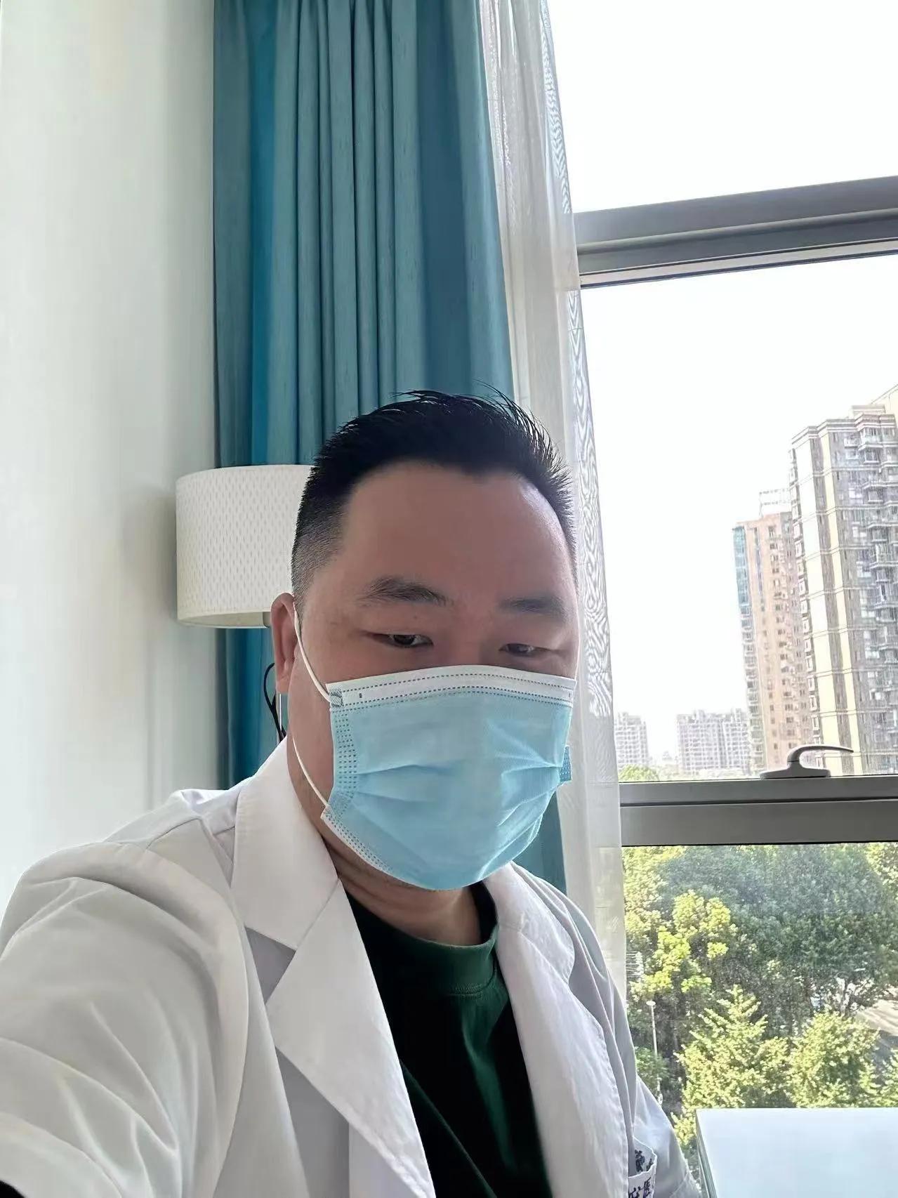 40岁以后突然开窍了，开始不务正业，开始无欲无求，开始自驾、露营、看世界、独处、