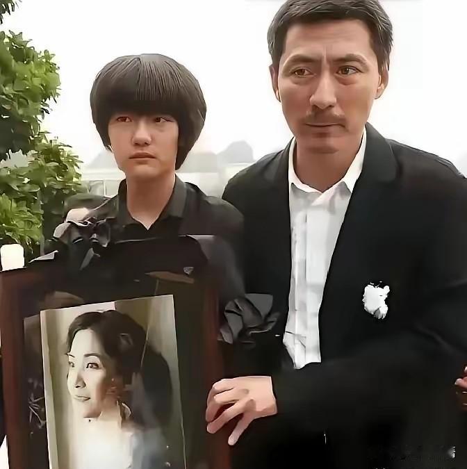 泪目！演员张子健被妻子拿菜刀逼离婚净身出户，9年后前妻去世才知真相，43岁患癌瞒