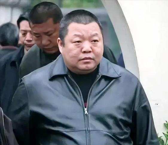 1998年， 臧天朔 在天上人间设宴招待 陈惠敏 。对于臧天朔来说这绝对是大事一