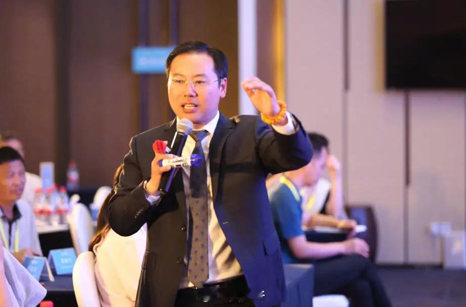 【差距是怎么产生的】①当你在想玩什么，有人在想学什么——时间；②当你在做计划，有