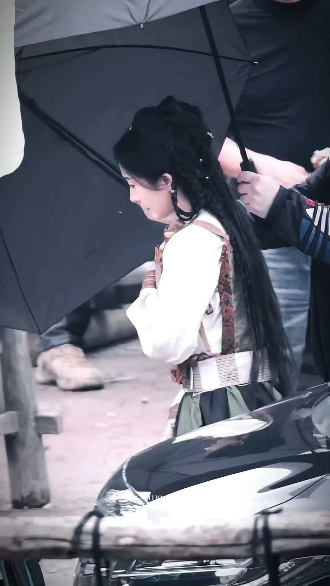 江山大同杨幂路透看到杨幂这个路透我就安心了，状态在线，妆造在线，超级期待冯湮儿一