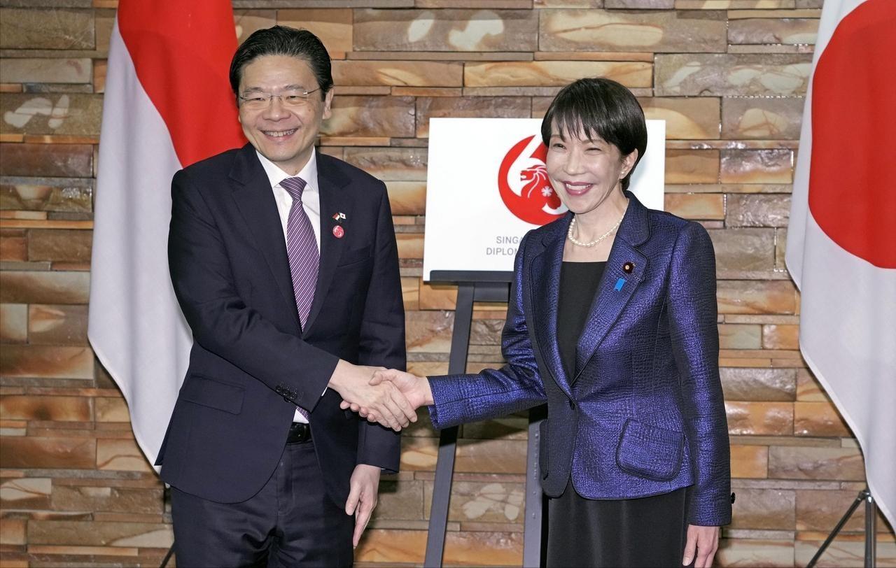 黄循财在日本干了两件事，在中美日之间，新加坡已经做出选择了？
有人说，新加坡领导