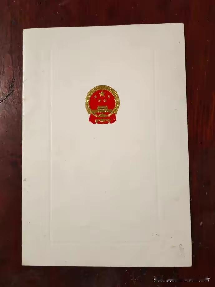 人民大会堂国宴，主菜上开水白菜。
大家平时都经常吃的了吧？[狗头][狗头]