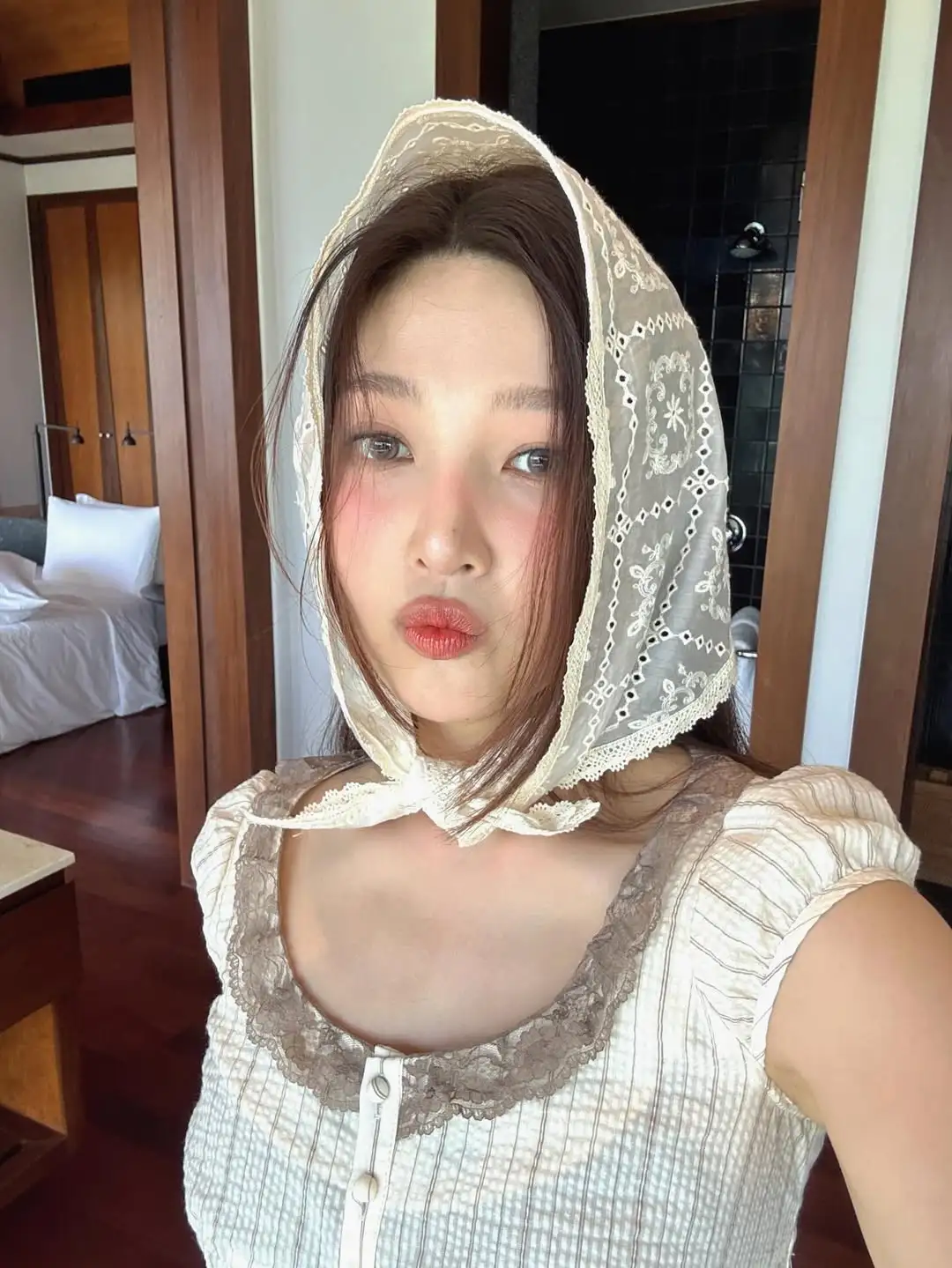 朴秀荣 | 2025.7 Marie Claire杂志幕后图