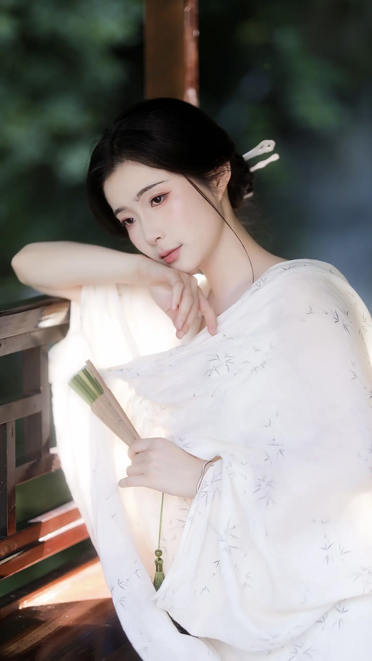 姑娘一句春不晚，我便下到真江南。
