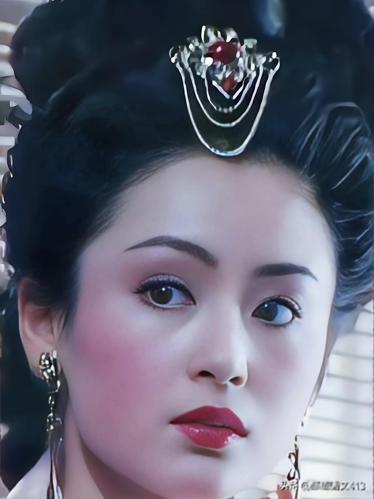 不要怀疑陈红的美貌
八十年代她的美都可以惊艳娱乐圈的存在