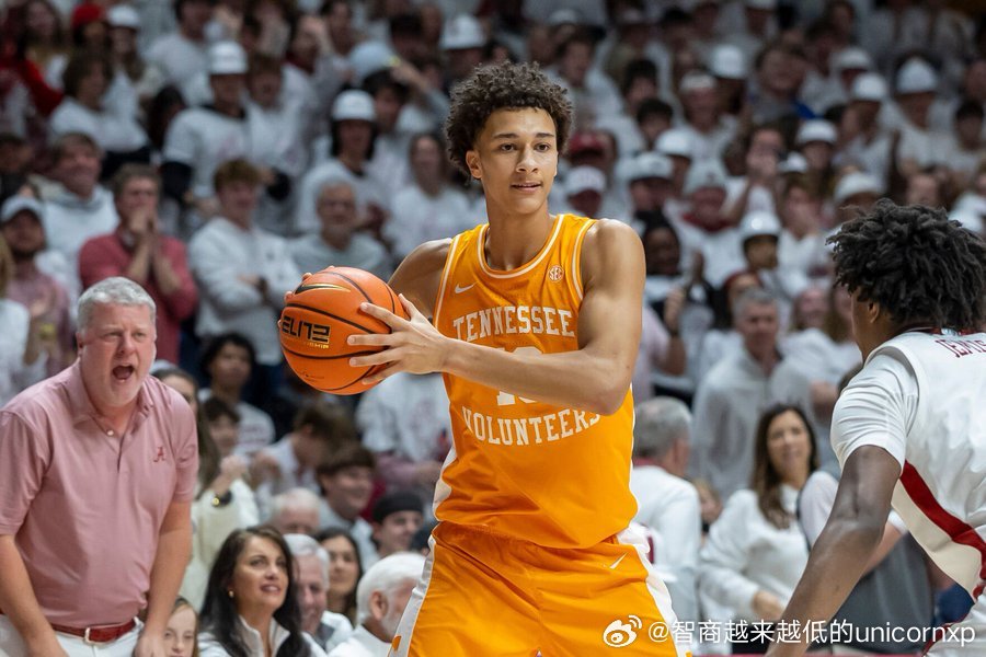 Nate Ament过去5场比赛场均得到25.4分，后半场越来越稳了NCAANB