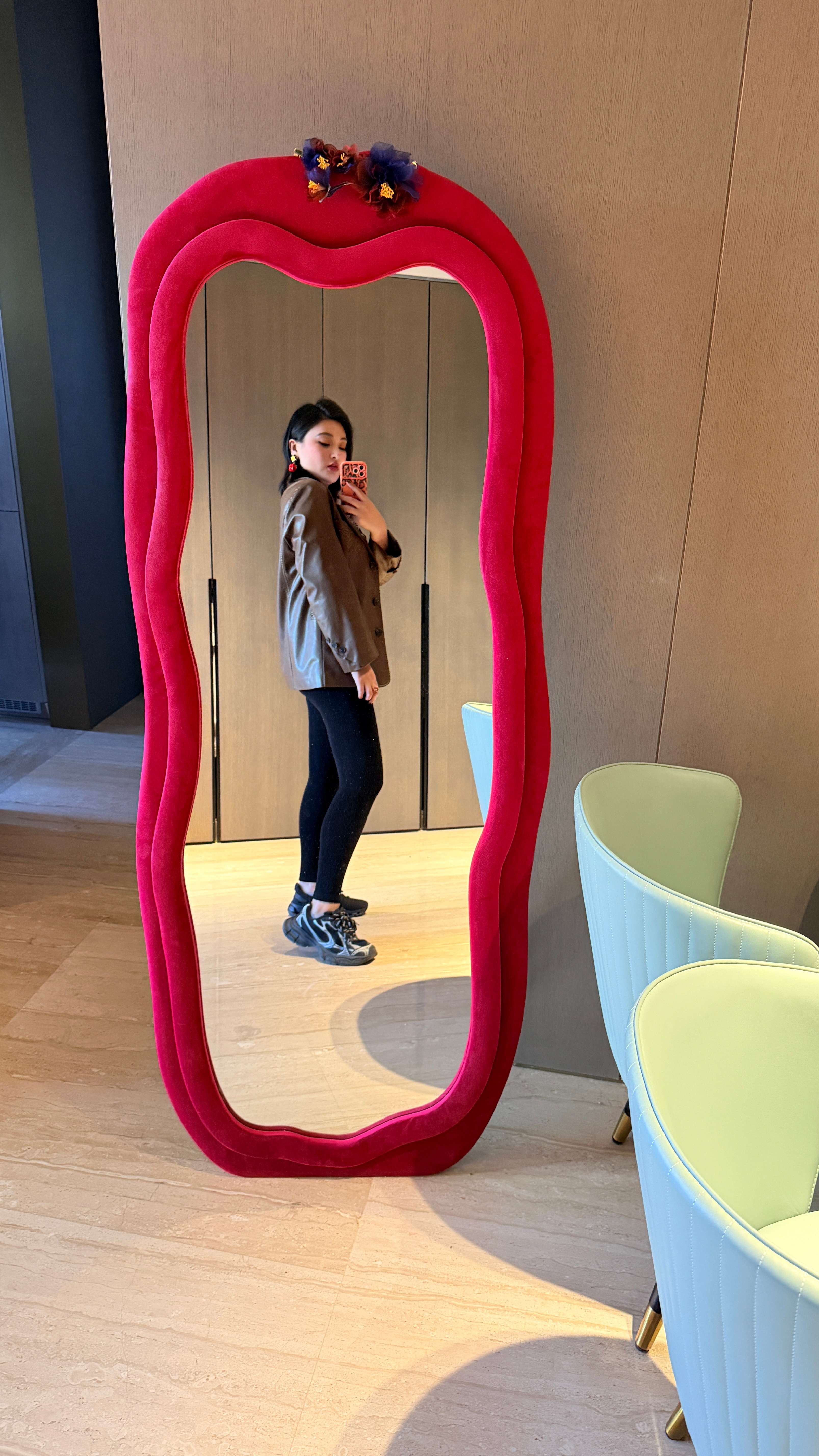 出门 哪一双鞋更搭一点？ 