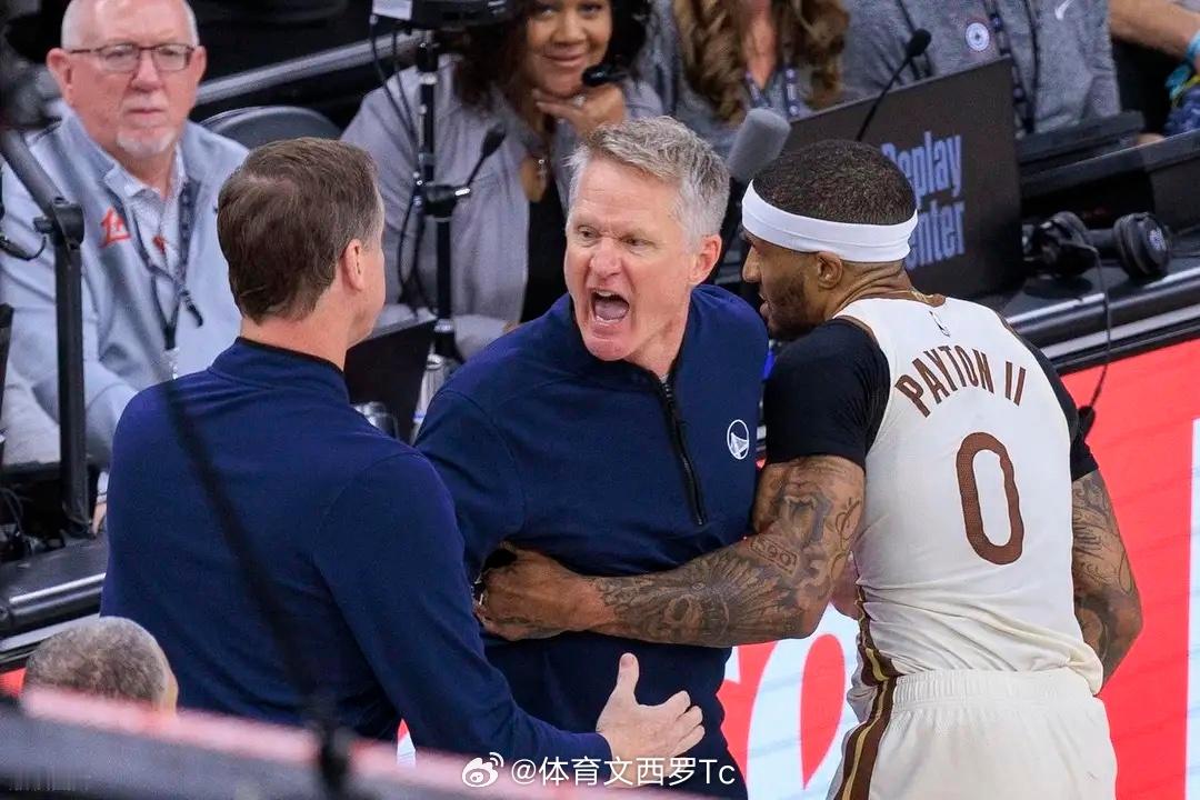 nba 主帅遭驱逐！库里三分15中4砍27分被罚下 伦纳德24+12 快船险胜勇