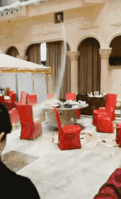 知道你爱干净
但这刷碗的家伙事儿也太粗暴了