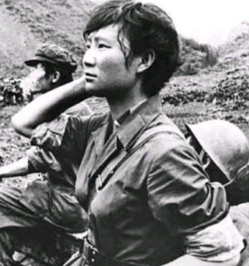 碗口粗的树，他以为能护住自己。
结果呢？重机枪子弹直接连人带树，一起贯穿。
战场