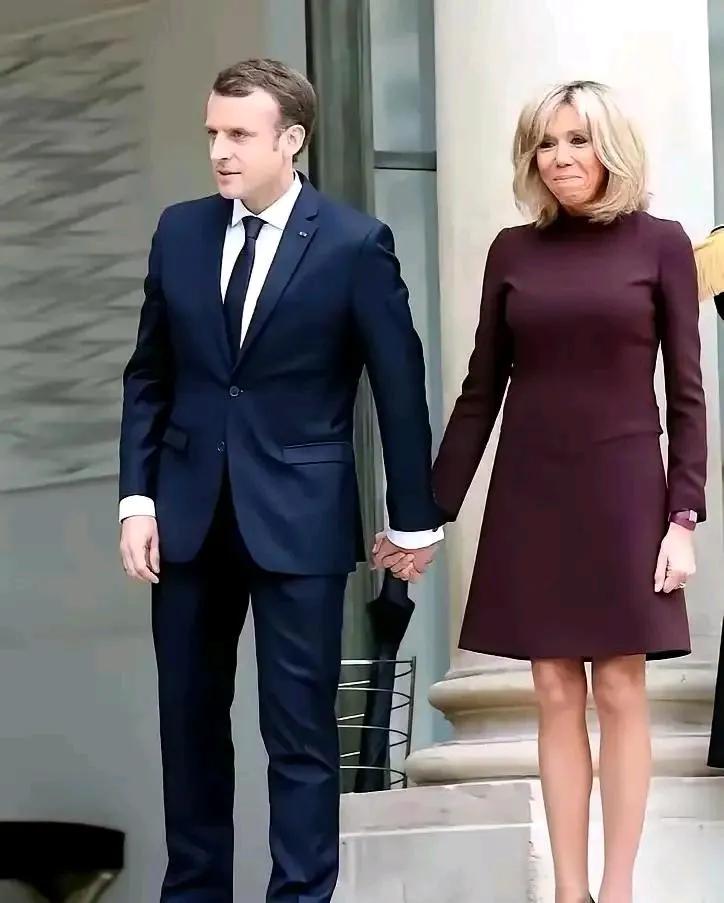 马克龙最后的体面，表态卸任后不再从政了，心中的苦涩，不足为外人道也。转战欧盟根本