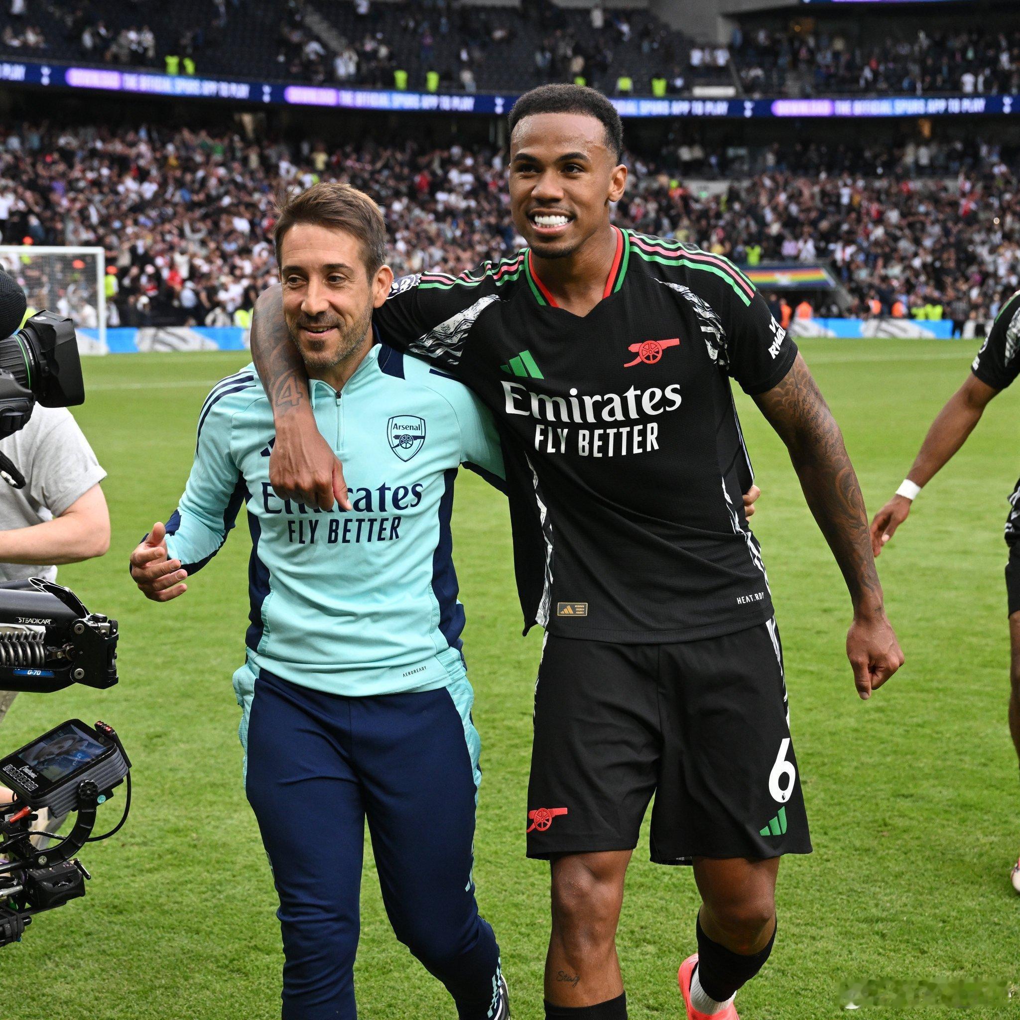 今天是乔神44岁生日！祝身体健康、阖家幸福。精益求精、无限进步！ ​​​