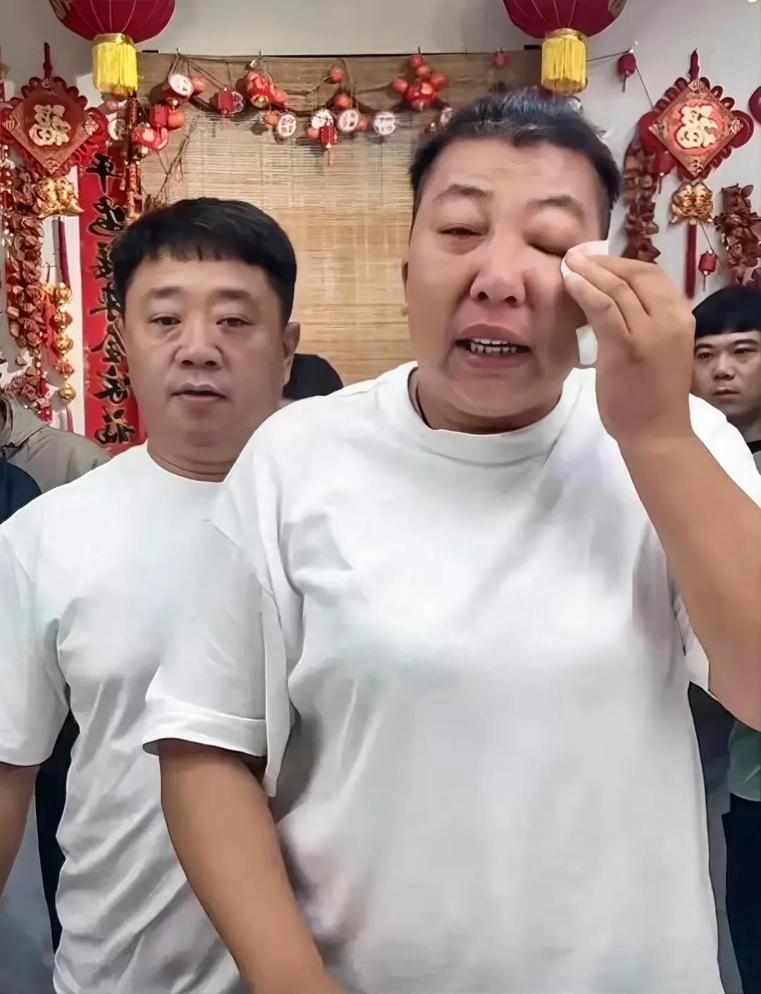 东北雨姐有什么是真的？
卖的货是假的
对家人的感也是假的
农村日常生活也是假的