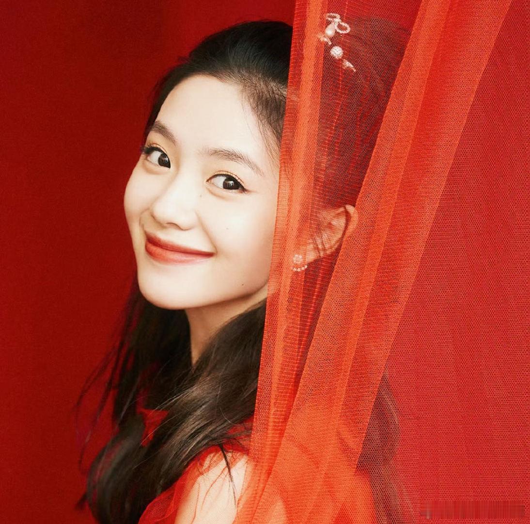 被刘浩存的wink狙击刘浩存布灵布灵手势舞有被的wink狙击到！甜度太超标了一段