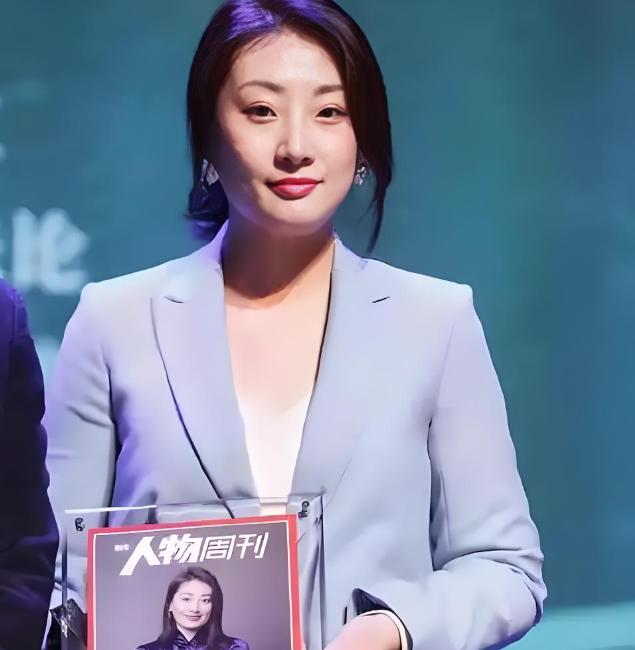 对于女性来说，一个聪明的大脑，好过一张漂亮的脸蛋。宗馥莉大家都熟悉，虽然这场家族