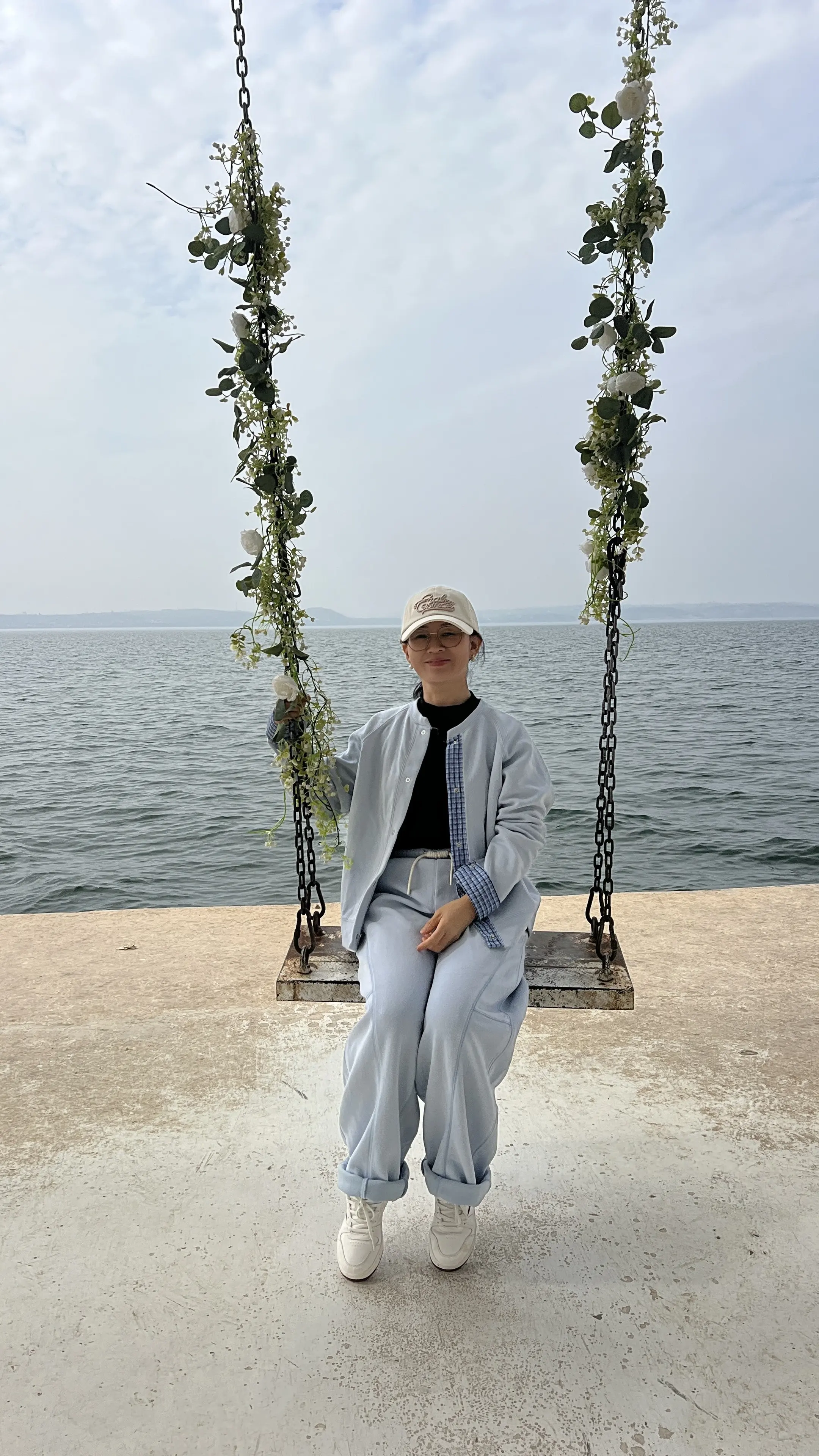 精神世界丰盈的女人，你和她炫耀什么都没用，她的世界，是山川河流，是世间...