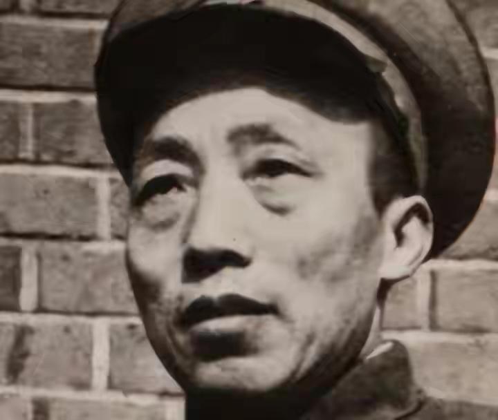 1955年9月授衔的时候，有一个人无论是按照资历、职务，还是按照他对革命的历史贡