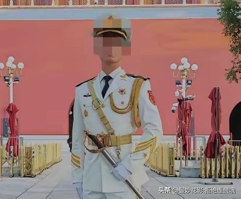 隐瞒婚史？失信被执行人？

退伍国旗护卫队班长徐明旭原本口碑端正，却被前女友特意