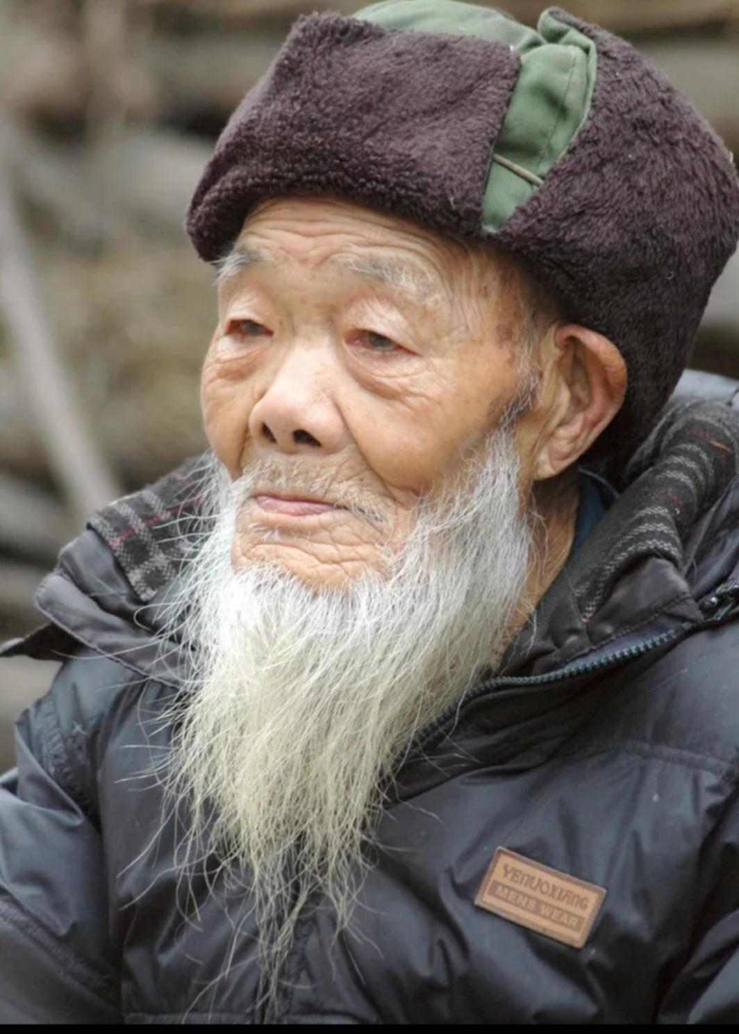 人过60，不管男人女人，一定要守好这些东西，安度晚年。
首先守好自己的钱袋子，自