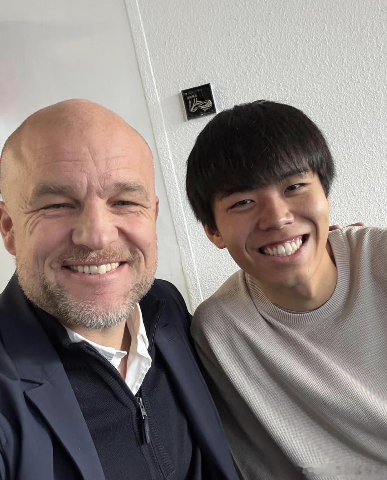 小老弟，你认识板倉滉吗？ 