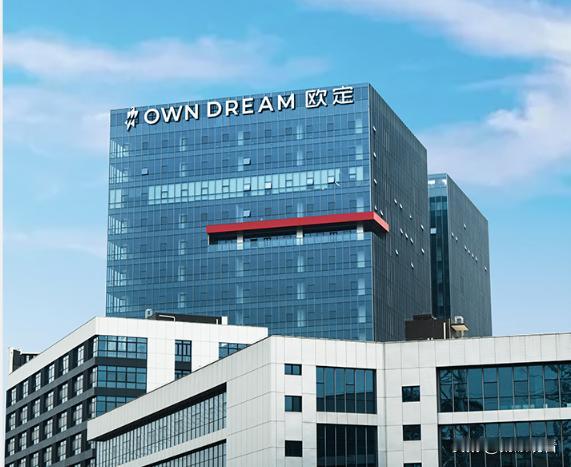 中国服装的活力之源，深植于广州。

作为产业“心脏”，广州展现了无与伦比的包容性