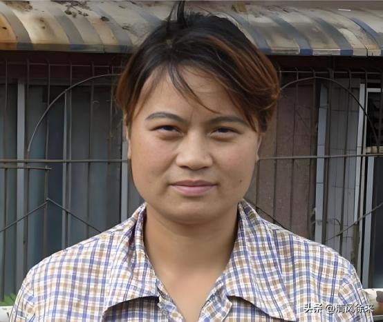 1999年，贵阳一妈妈说去给双胞胎女儿买生日蛋糕，却一去不返！俩孩子等到天黑不见