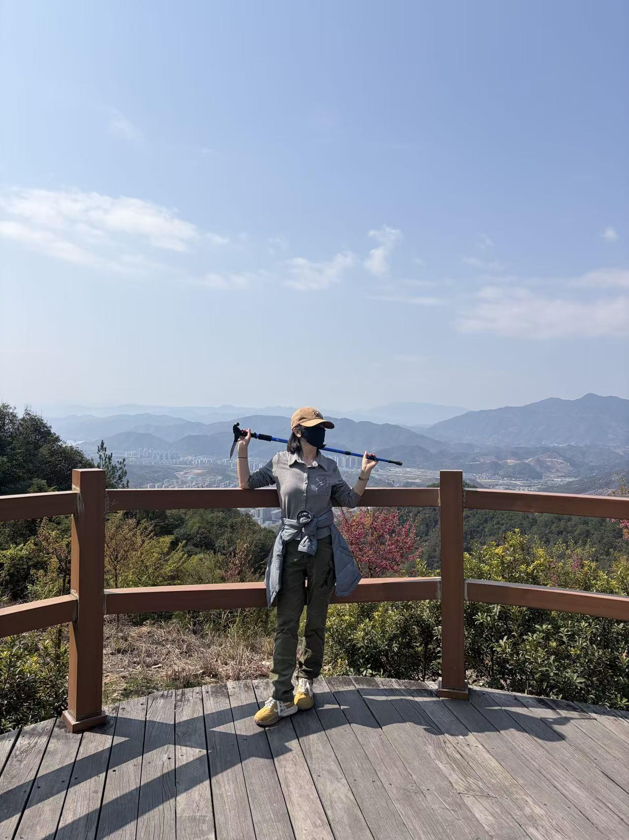 春节假期，做了一件十分疯狂的事，徒步12.57公里，只为挑战自己。
可能对别人来