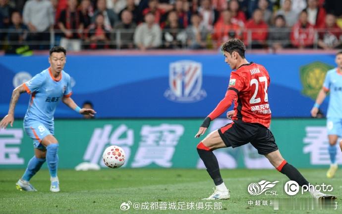 拜合拉木首发效果明显比王子铭更好（子铭快成水货了），不愧中超最强“搅锋”，身体顶