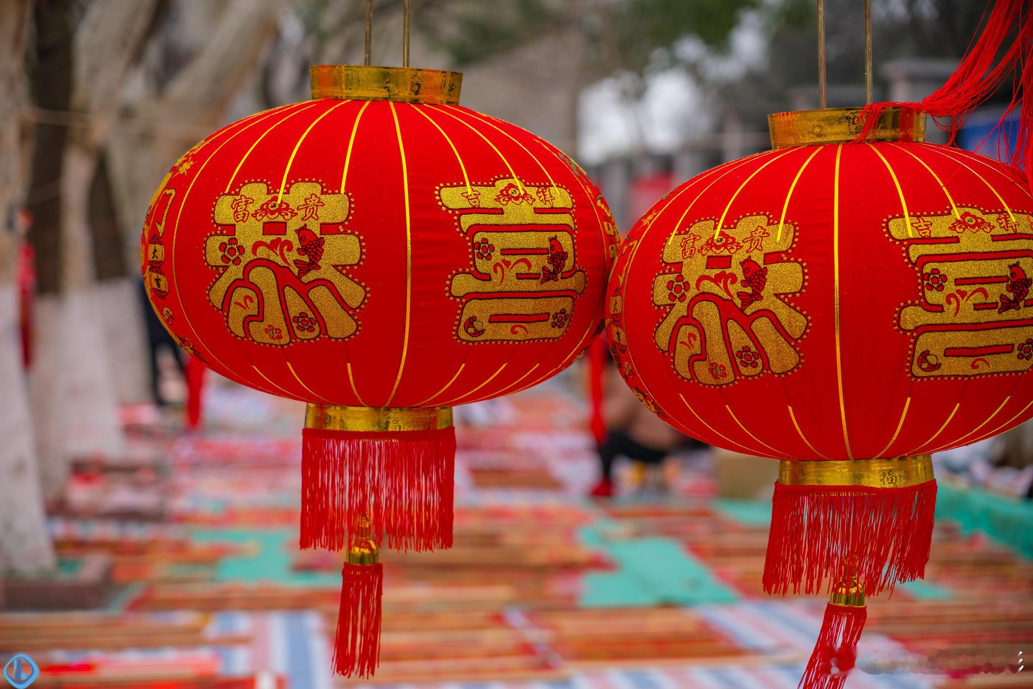 过了腊八就是年，大街上已经是浓浓的年味了。每年的新春佳节，免不了走亲访友，当然空