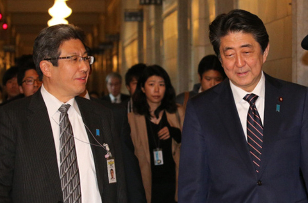 #高市欲向霍尔木兹派兵遭安倍老臣按住#【“高市欲派兵霍尔木兹被安倍老臣‘恐吓式’