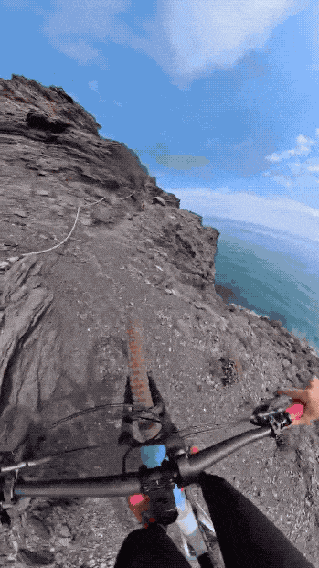 命太大了：西班牙18+视频演员差点悬崖摔死，临死一句话让人泪目！这是西班牙成人女