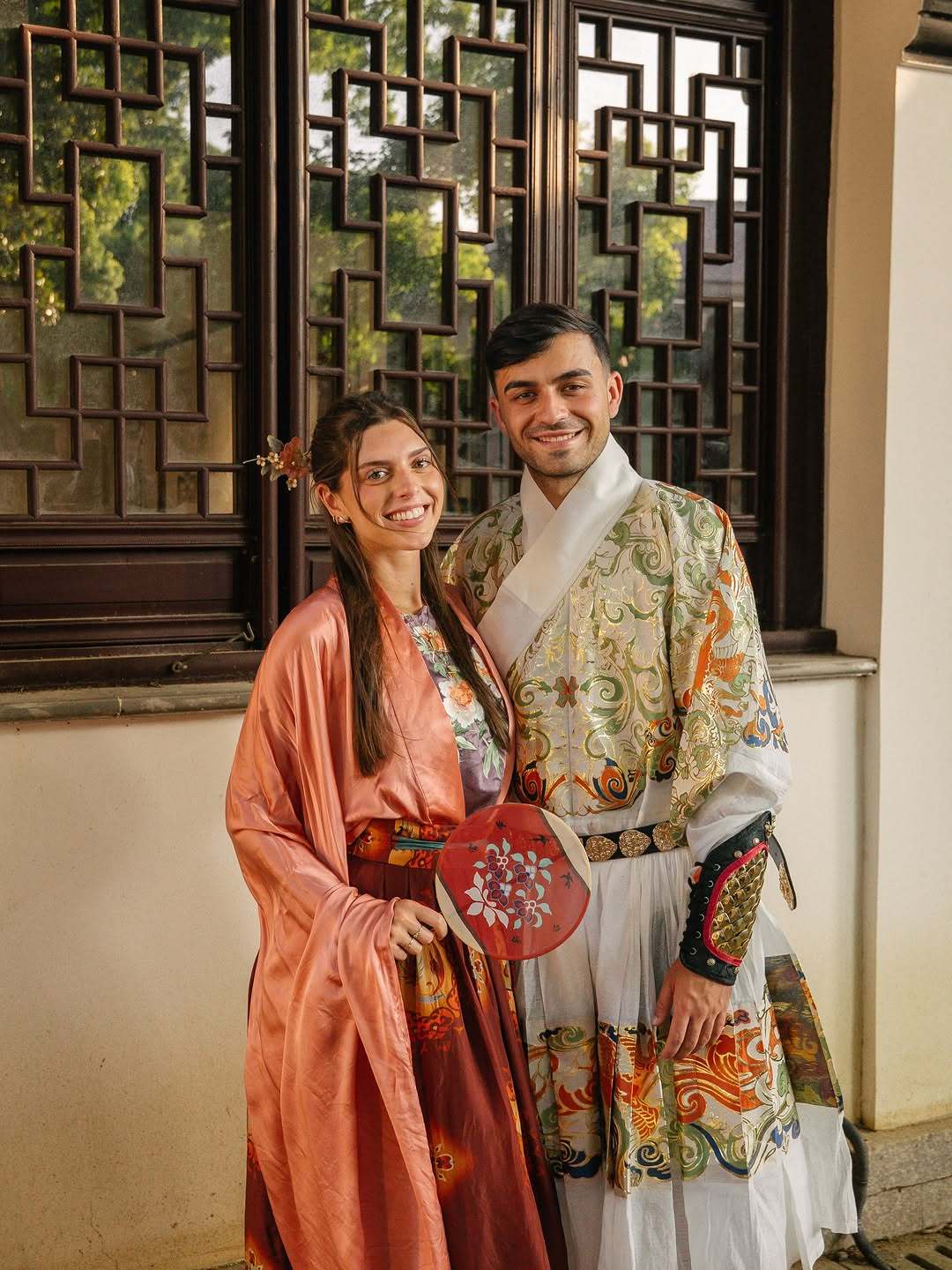#古风小生佩德里#佩德里结束中国行，他在INS晒出游玩苏州丝绸博物馆的照片，与女