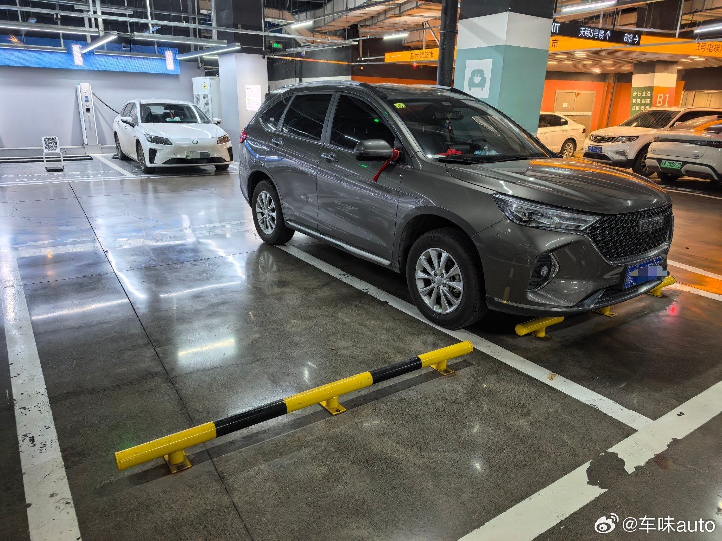 车的那些事一直很好奇，为什么总有人停标准的车位，总要很肆意妄为的自己乱停，今天的