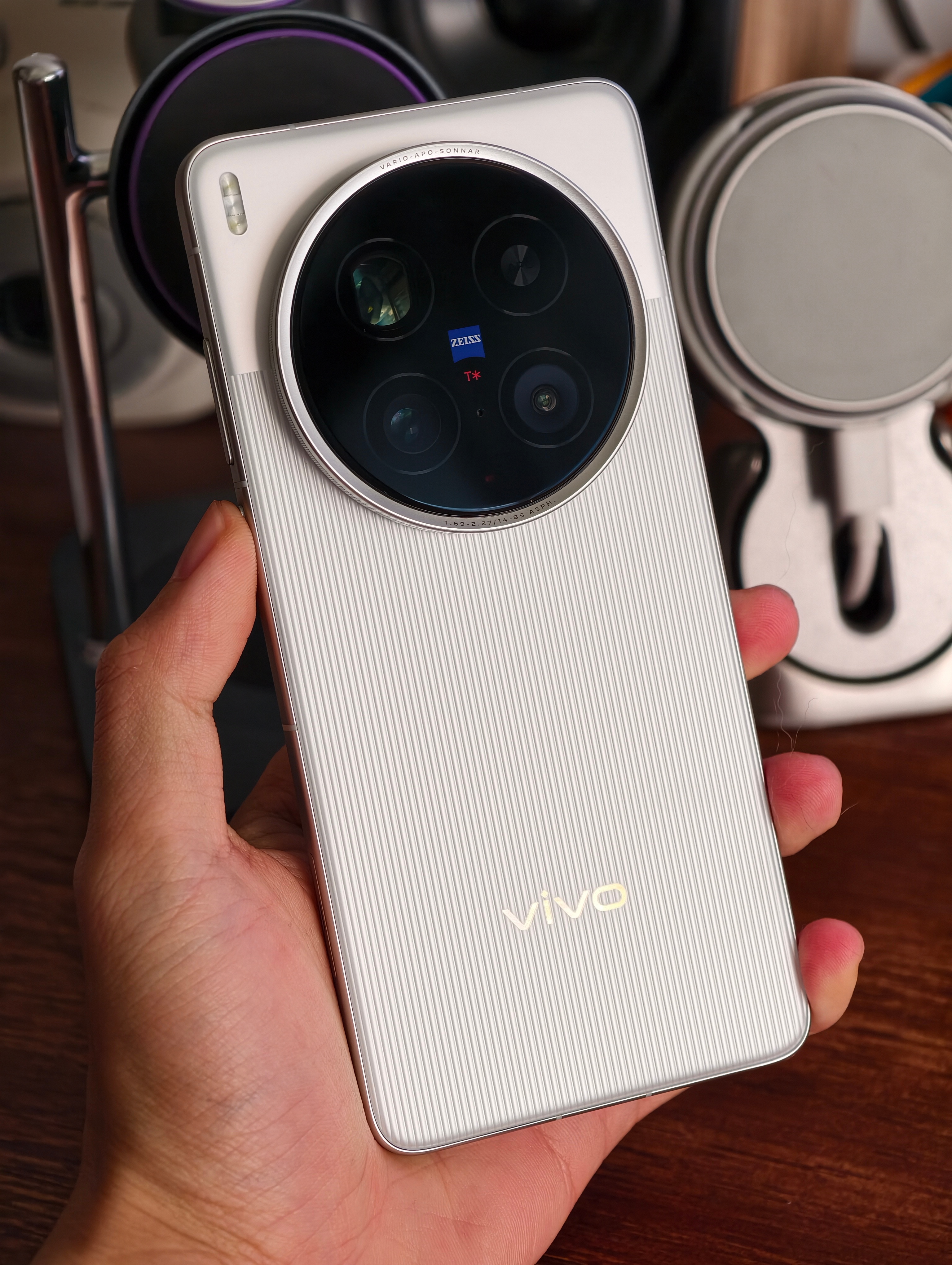 不知道vivo X300 Ultra的银调具体会有什么外观变化，这几天应该会官宣