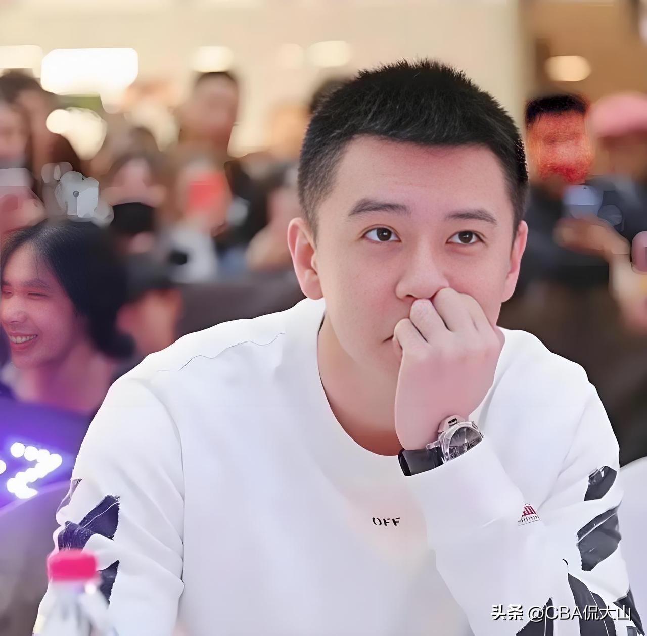 辽篮近8场7胜1负，
乌戈有3点做的比杨鸣好，3连冠教头短板明显。
辽宁男篮杨鸣