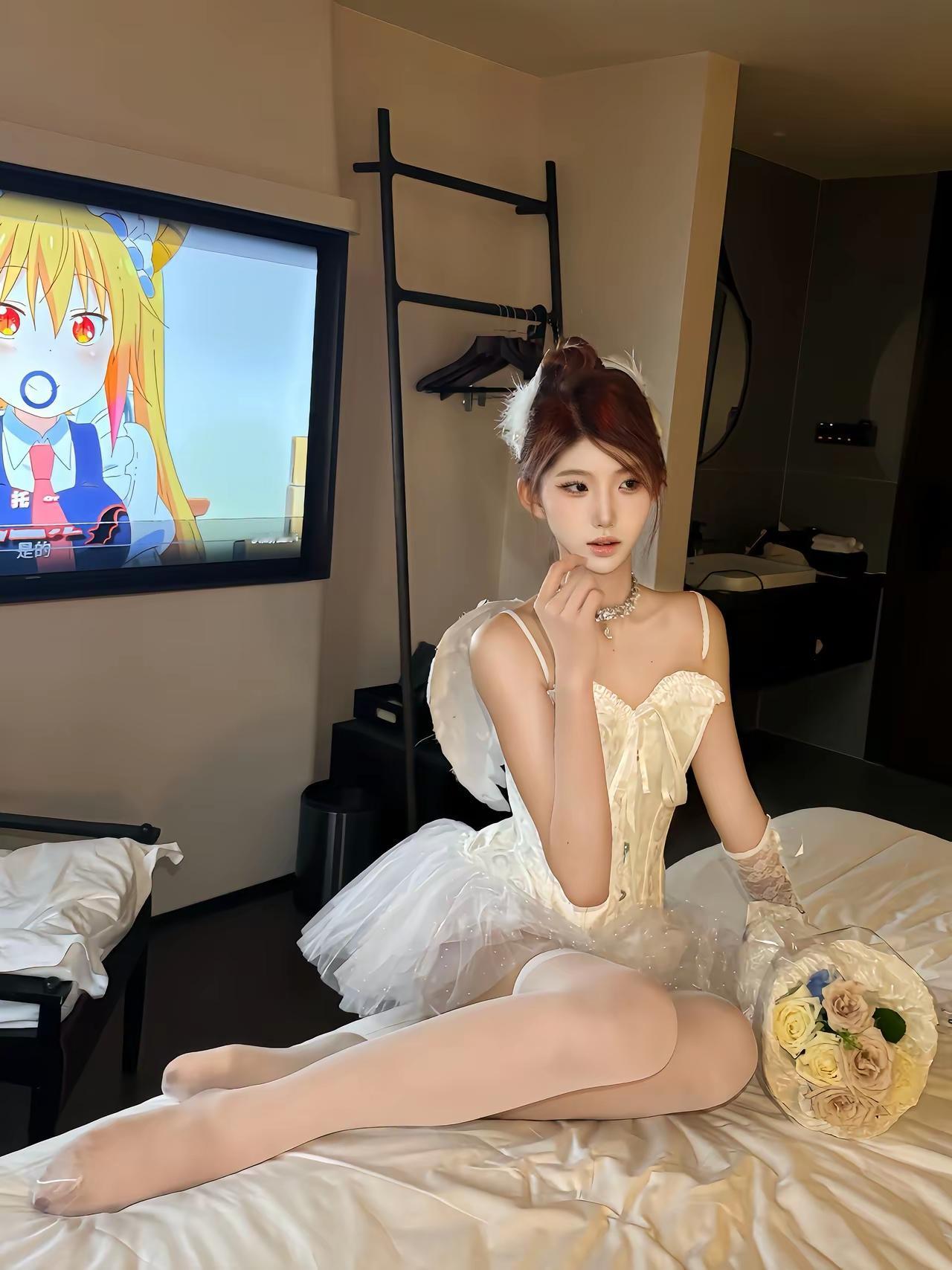 梦幻少女心，动漫与现实交织的甜美时光