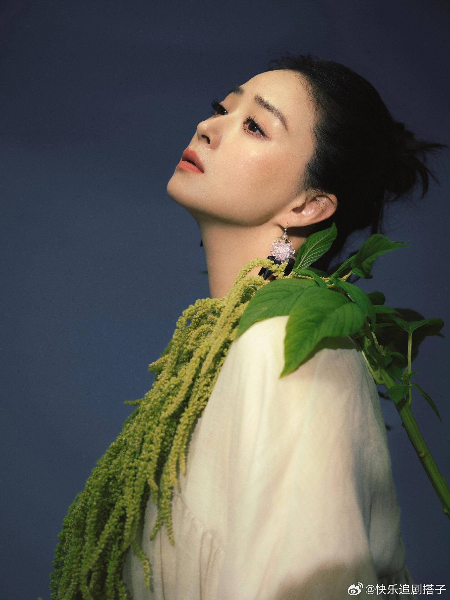 陈都灵蒋欣新剧演母女家人们谁懂啊！一边是漂亮女儿追求真爱，一边是漂亮妈妈强势阻挠