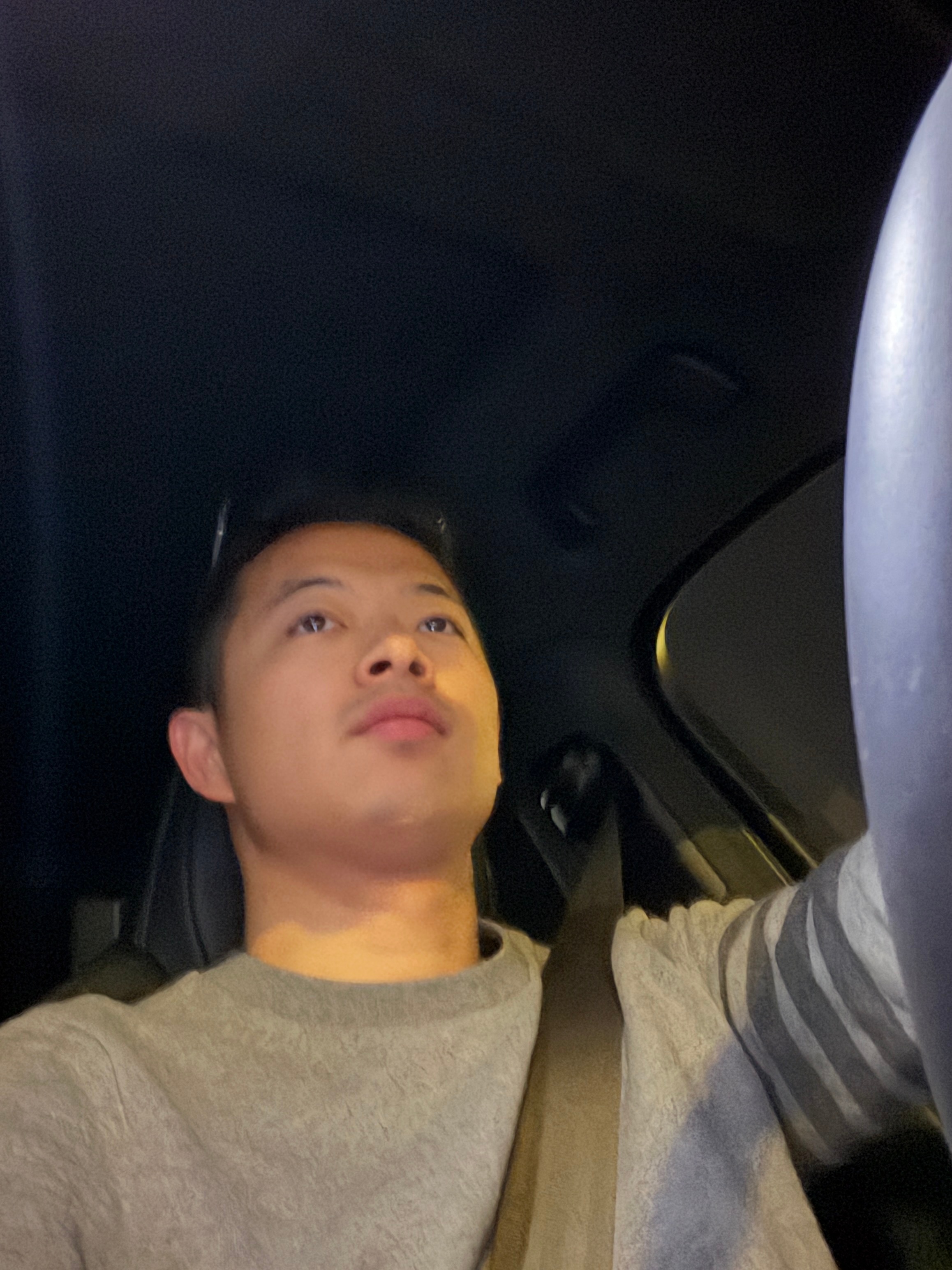 北京有点冷啊！还好落地获得载具739匹马力保时捷卡宴Turbo E-Hybrid