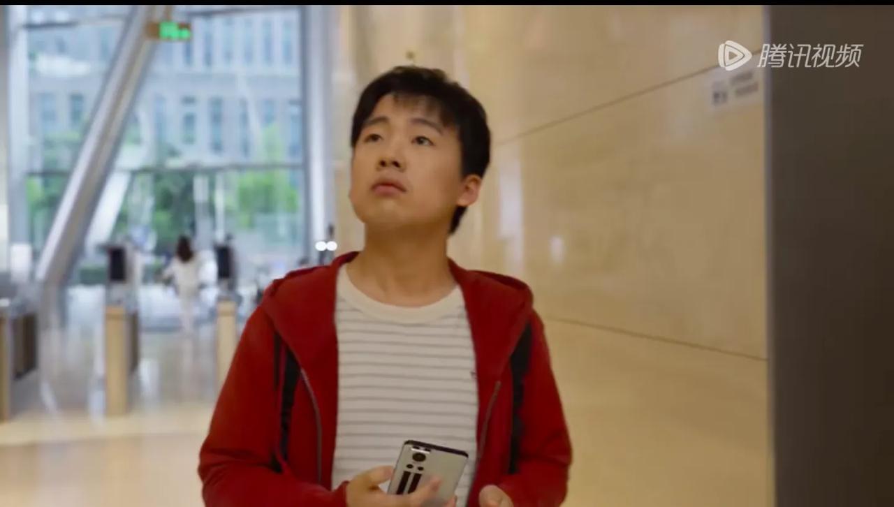 兄弟们，你们看《平凡之路》了吗？

我看了，但数码博主关注点有点不一样，郭麒麟这